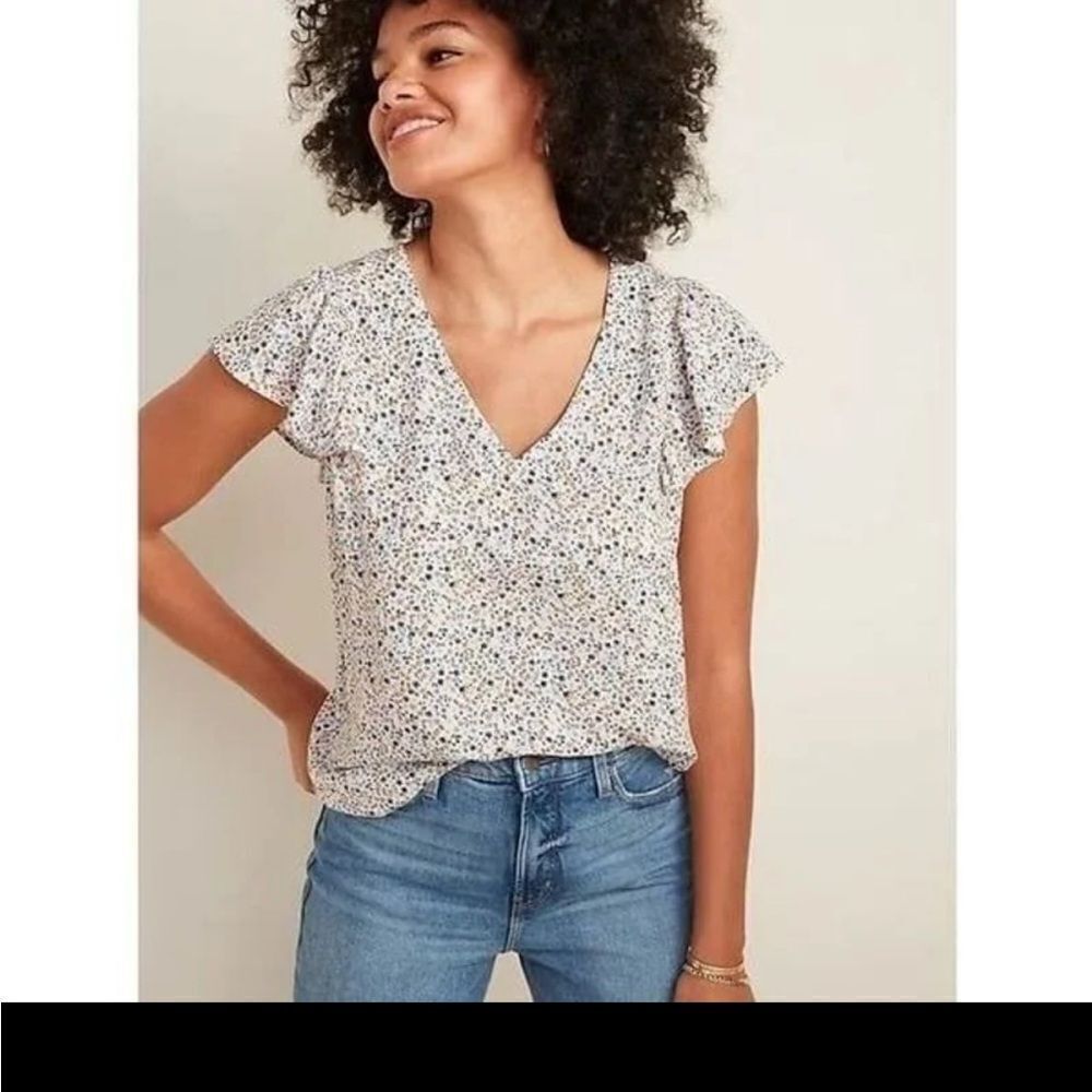 Old Navy White Floral V-Neck Flutter Sleeve Blouse